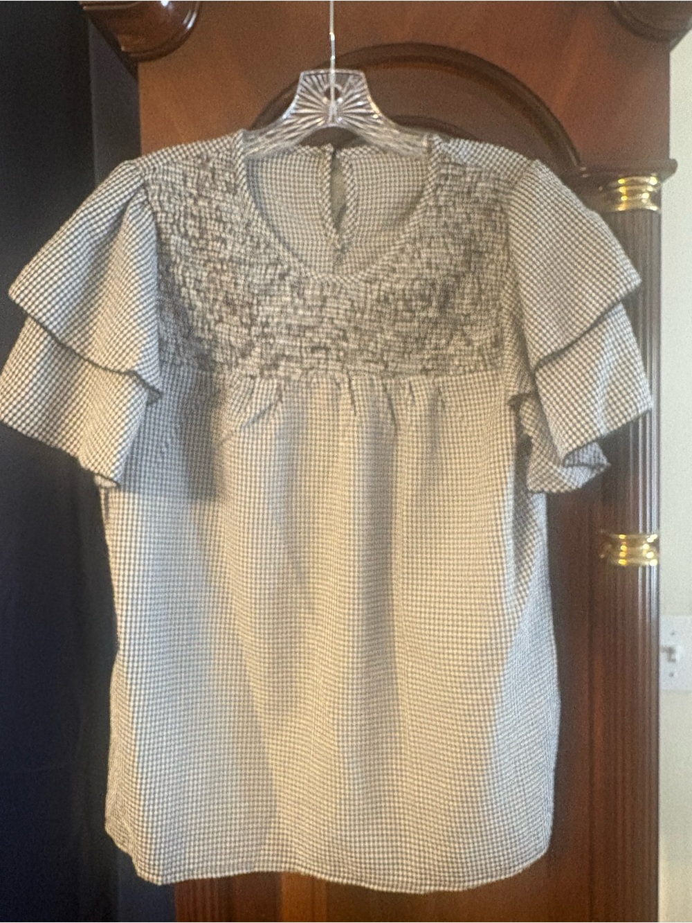 Source Unknown Black and White Gingham Short Sleeve Blouse with Ruffle Sleeves
